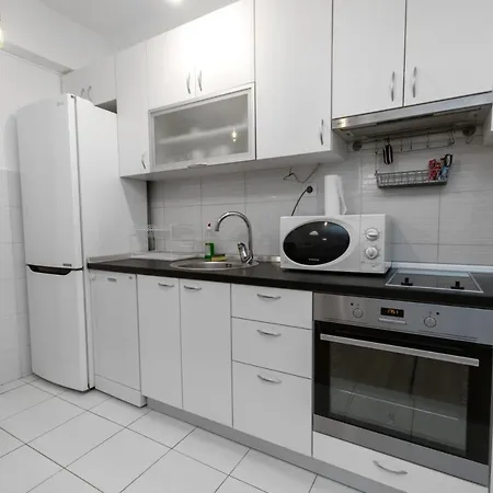 One Bedroom With Private Parking Скоп'є